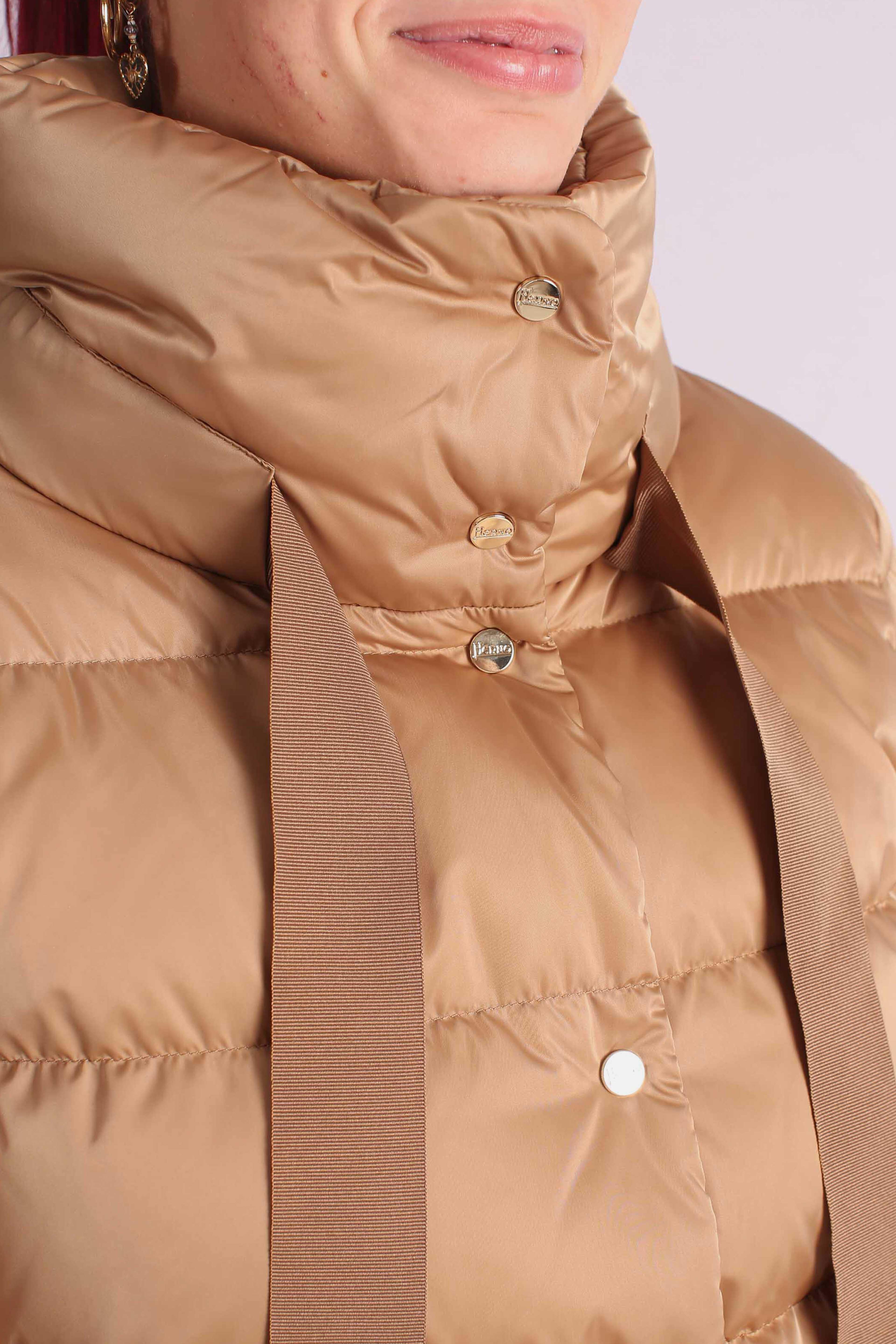 CAPPA IN SATIN CAMMELLO PI001936D12170Z2157 HERNO